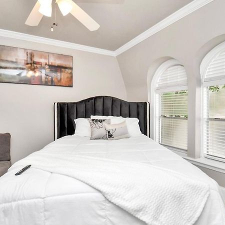 Stunning Private Room In Town Home 休斯敦 外观 照片
