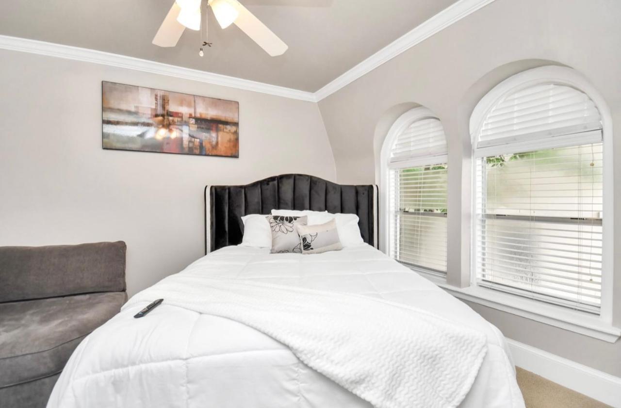 Stunning Private Room In Town Home 休斯敦 外观 照片