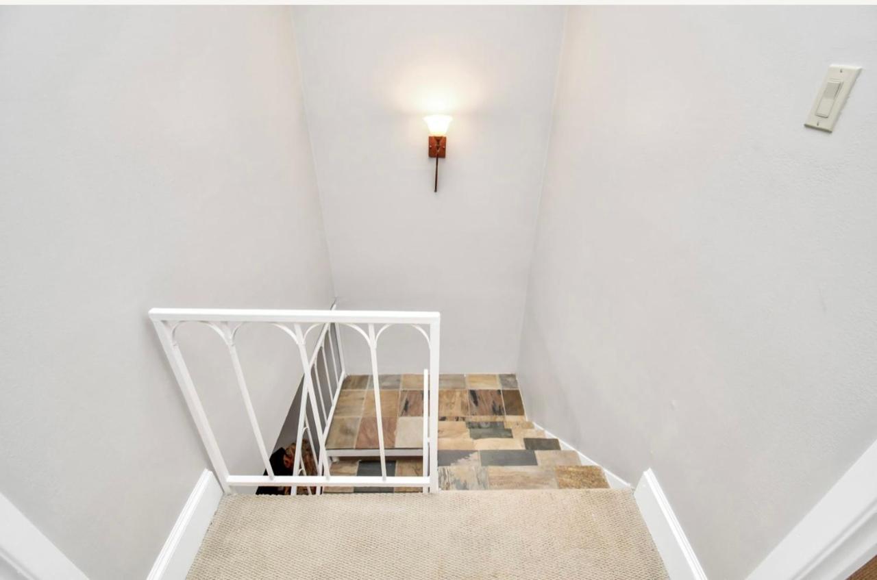 Stunning Private Room In Town Home 休斯敦 外观 照片