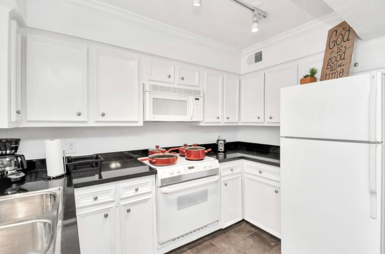 Stunning Private Room In Town Home 休斯敦 外观 照片