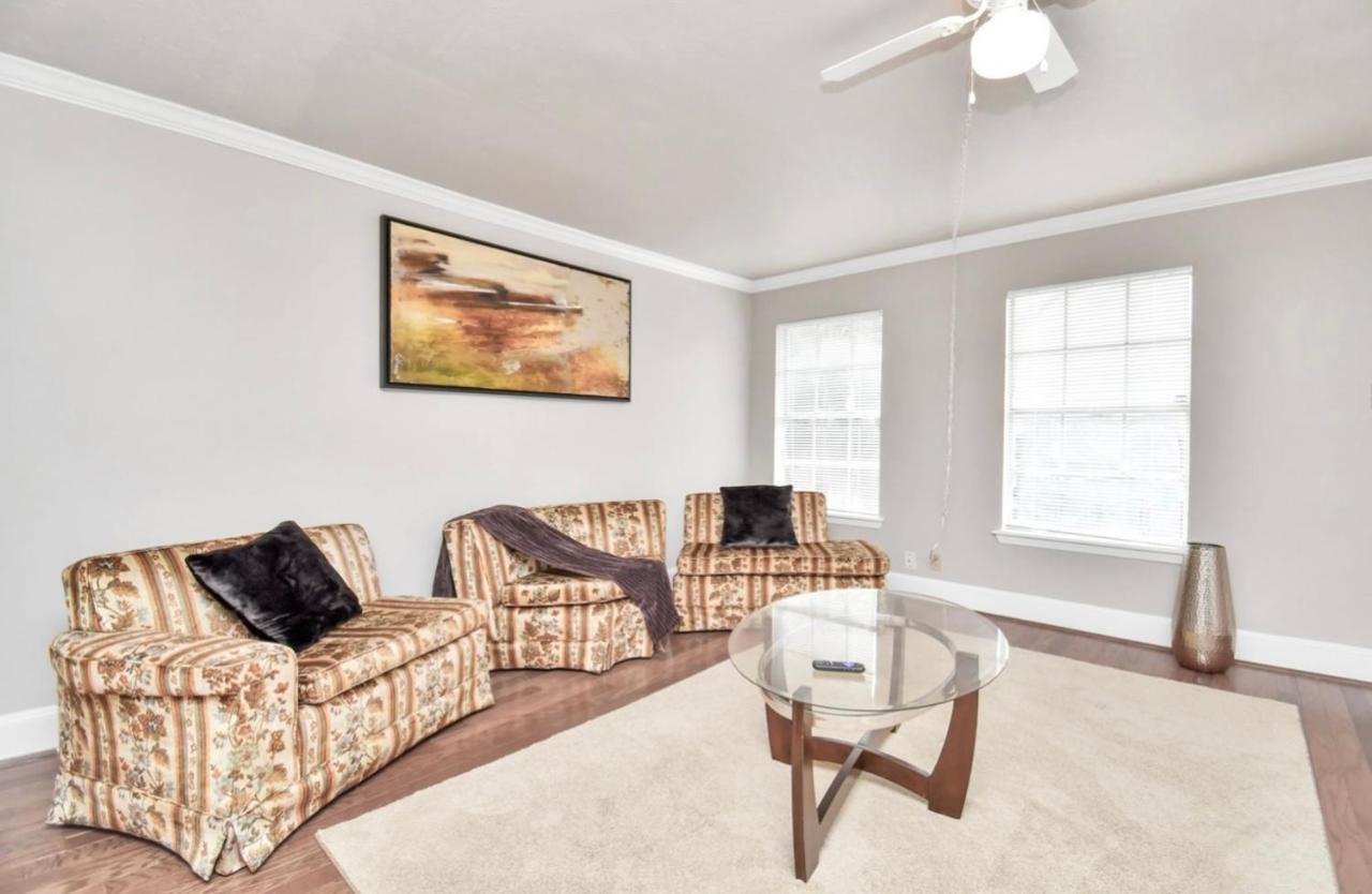 Stunning Private Room In Town Home 休斯敦 外观 照片