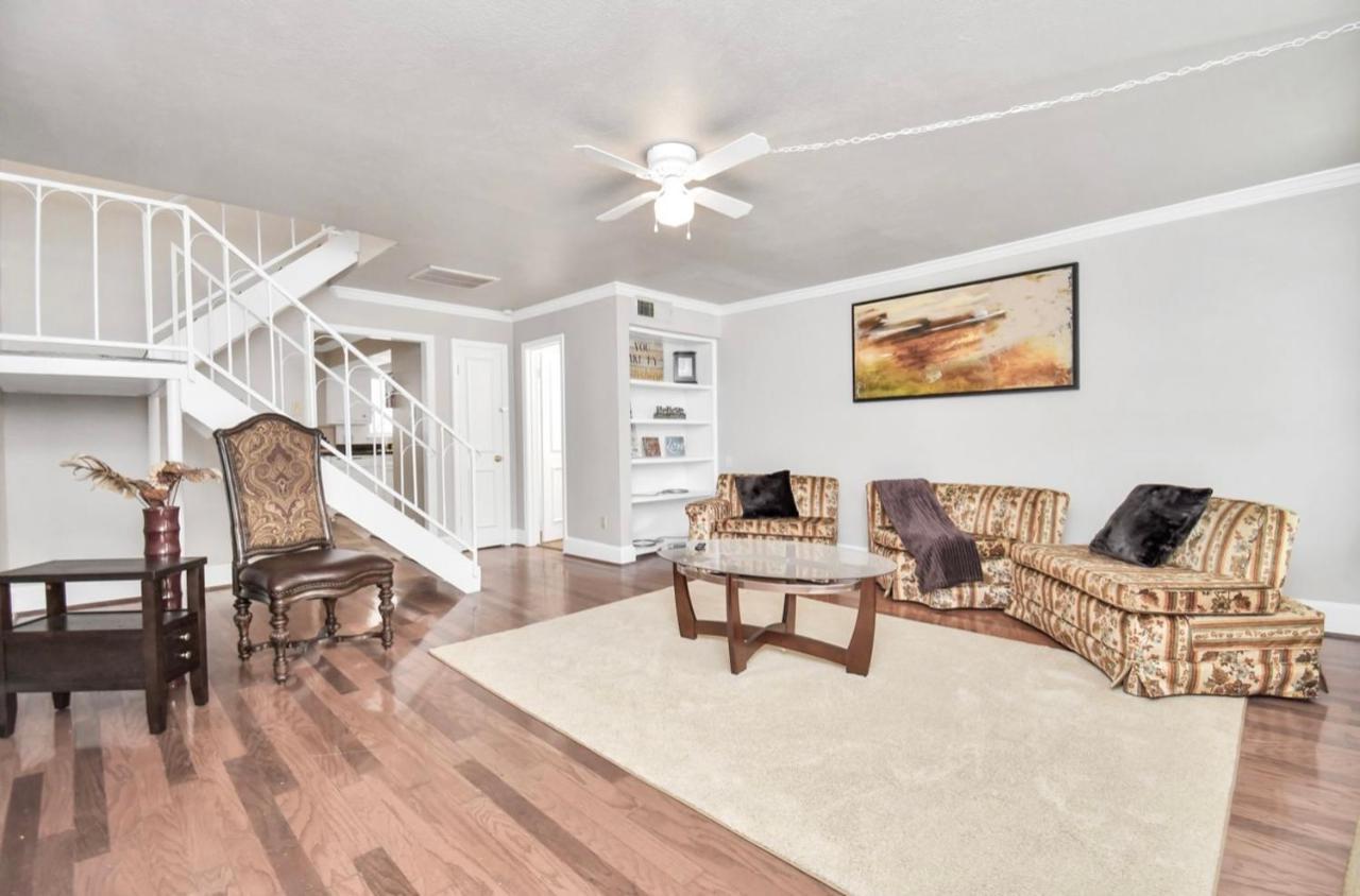 Stunning Private Room In Town Home 休斯敦 外观 照片
